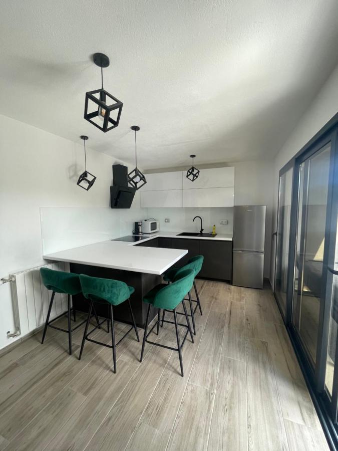 Apartments Belic With Pool Jelsa  Exterior foto